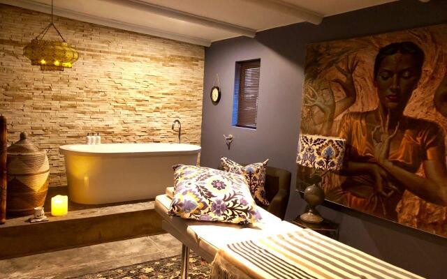 Abalone Hotel & Villas