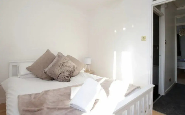 Arma Short Stays - Turner Close