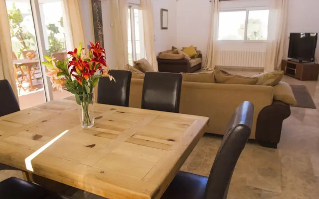 071 Villa Alqueries