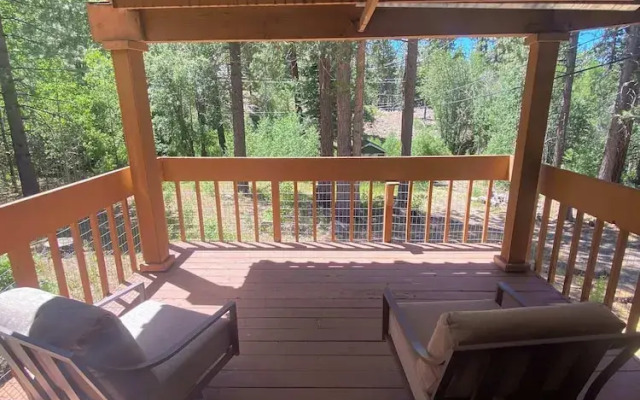 Tahoe Forest Chalet 3BR House w/ Mountain Views