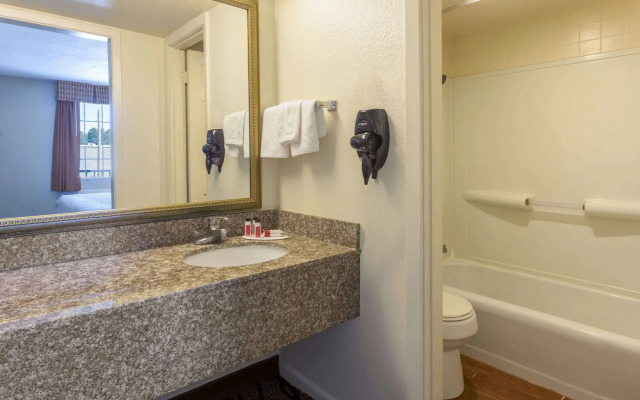 Days Inn by Wyndham Leesville