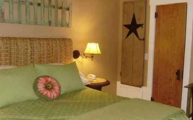 Catalina Park Inn Bed and Breakfast