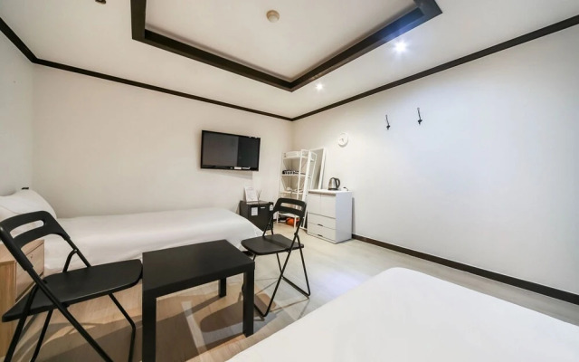 Changwon Masan Hapseongdong Hotel 4U
