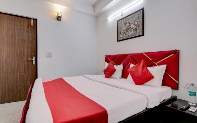 OYO Flagship 80478C Yadav Residency