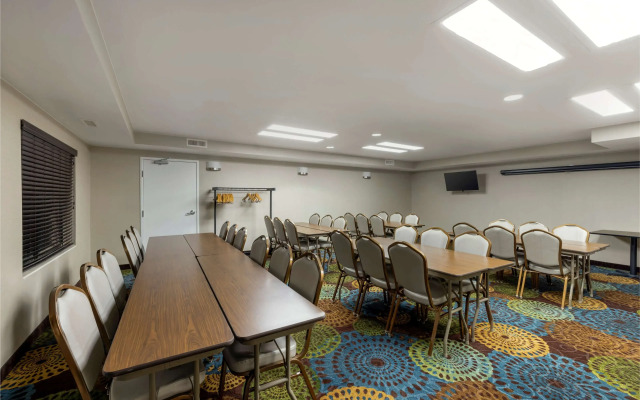Best Western Watertown Inn and Suites