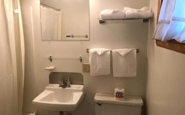 Showboat Motel Restaurant & Bar