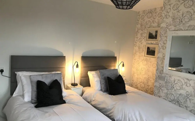 The Glastonbury Townhouse