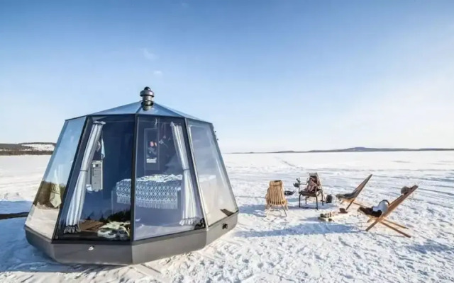 Room in Lodge - Peace & Quiet Hotel Floating Glass Room for 2 Guests Experience Northern Lights