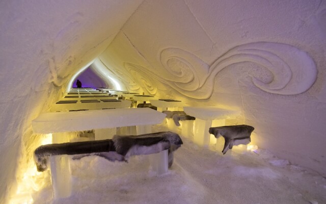 Arctic SnowHotel & Glass Igloos