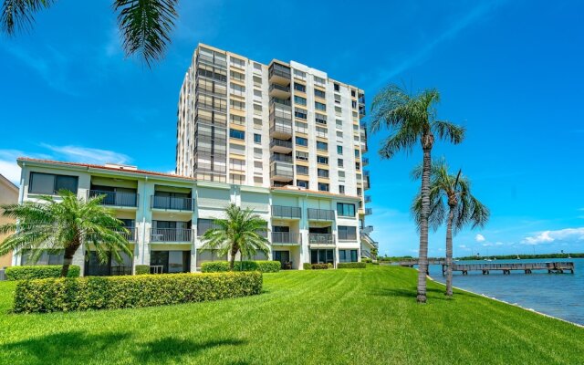 Bahia Del Mar P-401 by Vtrips