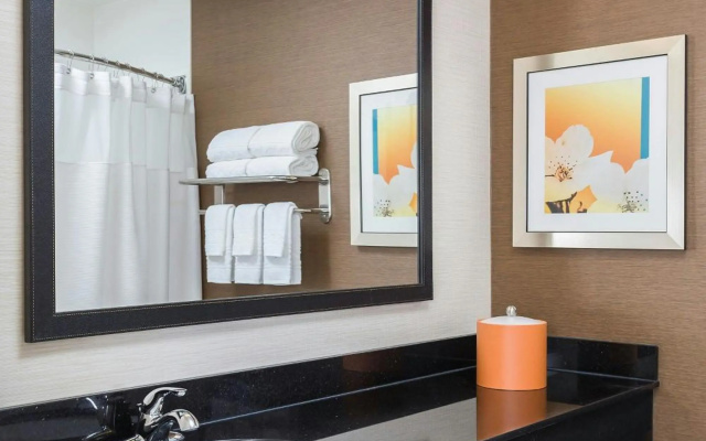 Fairfield Inn & Suites Mansfield Ontario