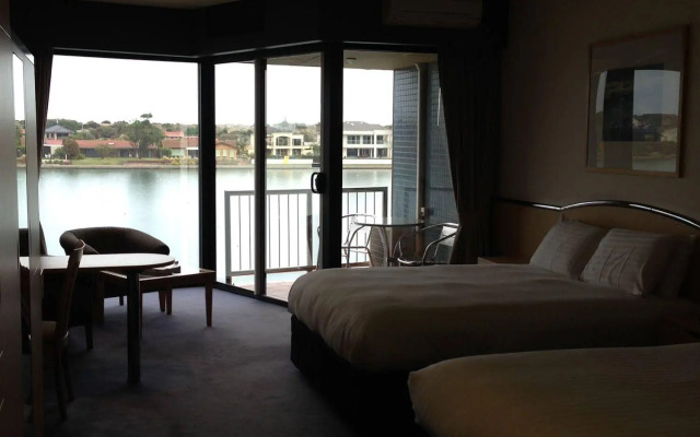 Lakes Hotel