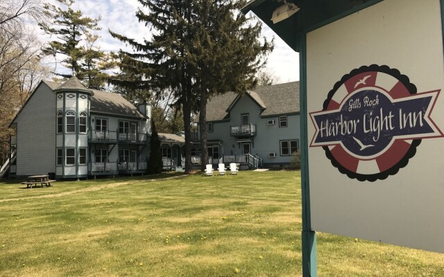 Harbor Light Inn