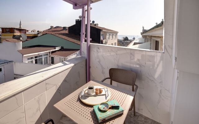 Seven Roses Apart Hotel