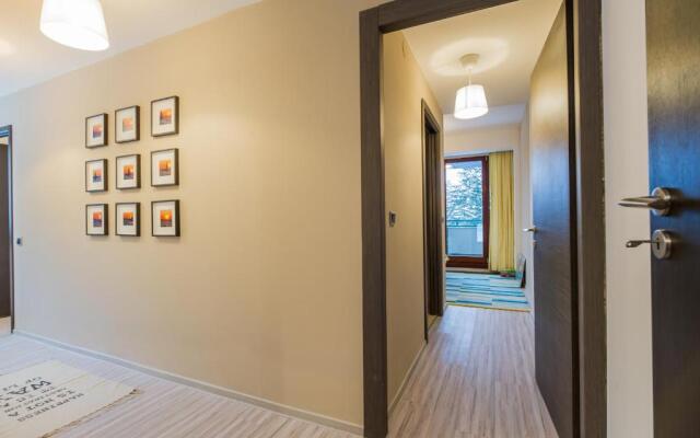 Charming 2-Bedroom, Silver Mountain, A Building