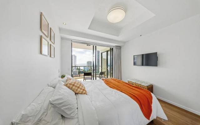 Skyline & Ocean View Retreat - GC 1303 – Guest Rooms – Gold Coast