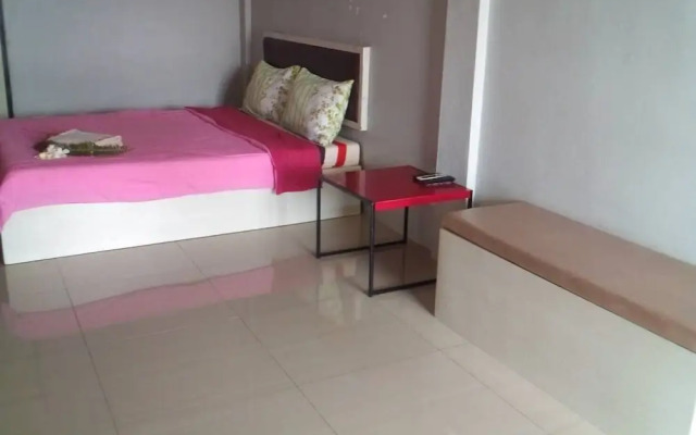 Rayonghouse Resort