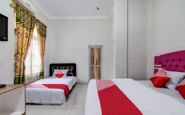 OYO 90942 Kost Syari'ah Panam