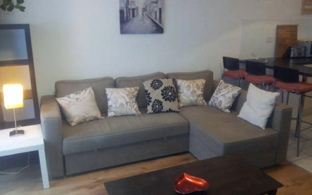 Earl Street Apartments