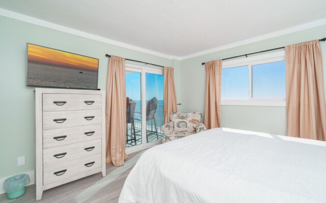 Sea La Vie Oceanfront Condo With Balcony