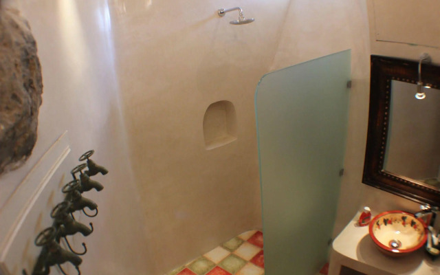 Afroessa Hotel by Pearl Hotel Collection