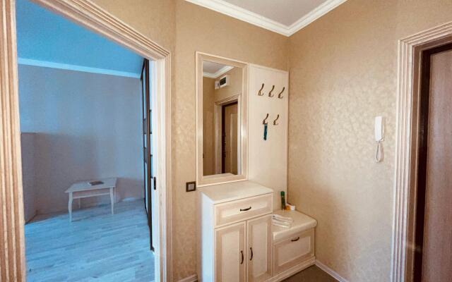 Be Happy (Би Хеппи) на улице Жлобы