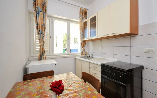 Apartments and Rooms Nikola