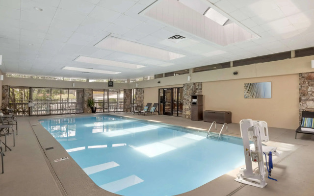 Best Western Plus Landing View Inn & Suites