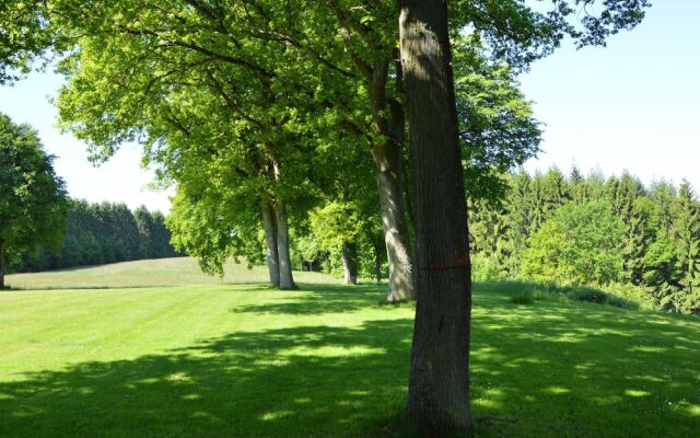 Chalet With Private Tennis Court in Humain