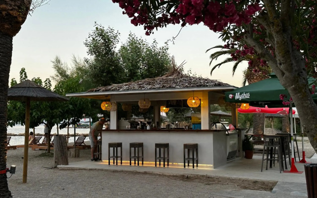 Three Stars Beach Hotel