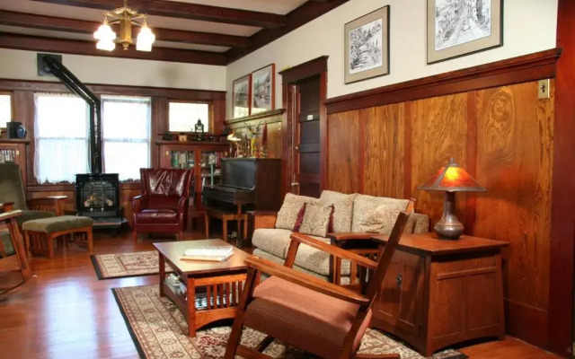 Eureka Street Inn
