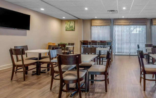 Sleep Inn & Suites Auburn Campus Area I-85