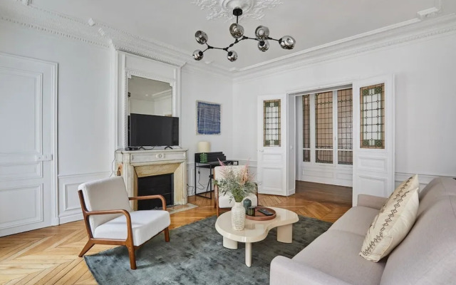 Sublime Apartment in the Heart of Paris