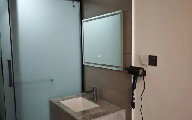 Tiger Leaping Half Way Guest House