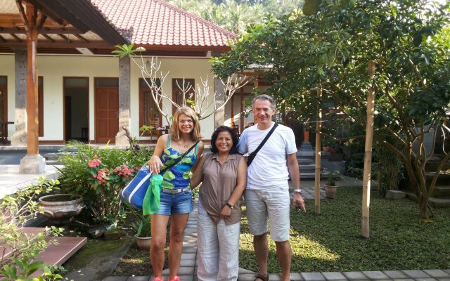 Dayu Alit Budakeling