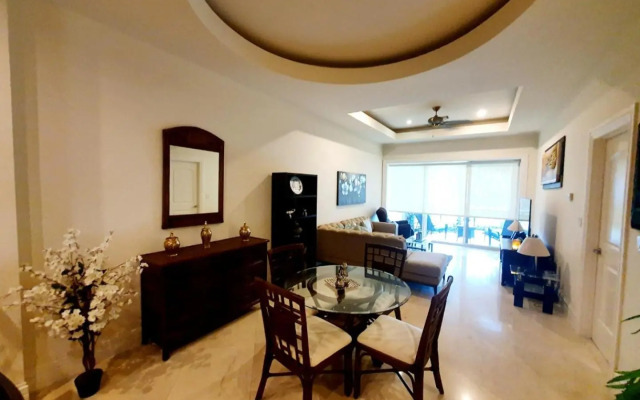 Villa Segovia @ Landmark by the Sea