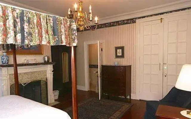 The Cannonboro Inn