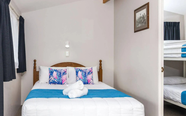 Motutere Bay Top 10 Holiday Park