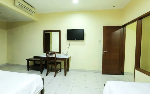 Newly Frances Hotel Cipaganti
