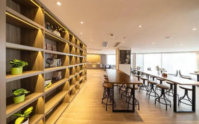 Hanting Hotel Shanghai Lingang Dishui Lake