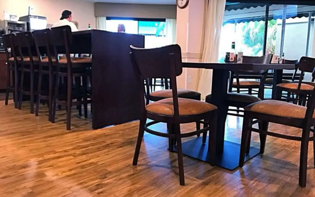 Best Western Oak Manor