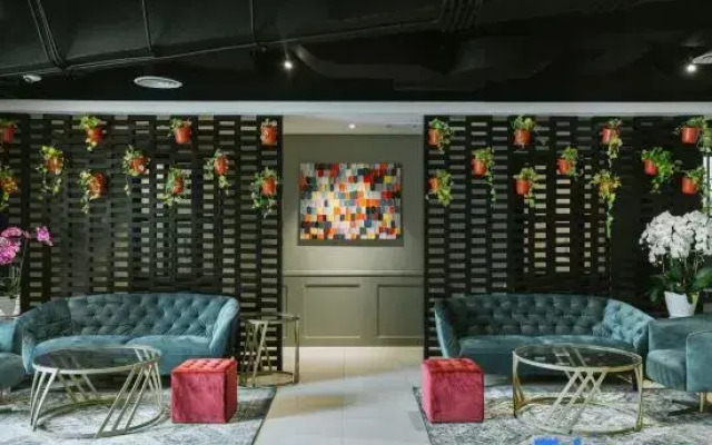The Majestic La Maison Suites