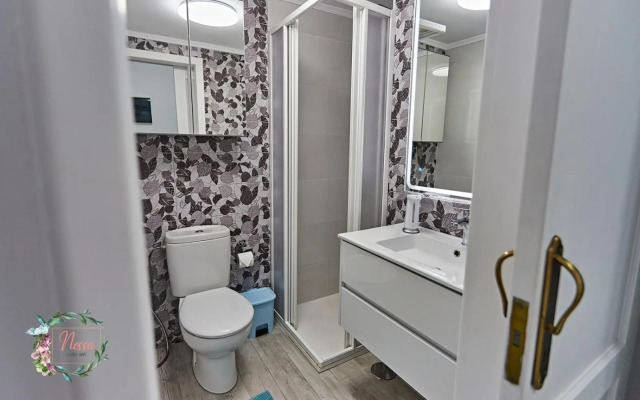 Parrot's House- Yumbo center