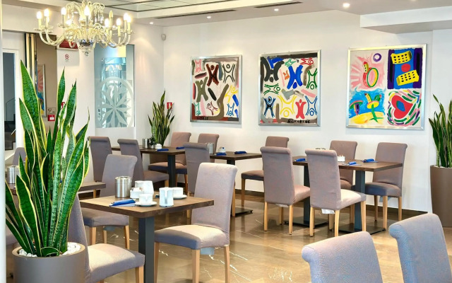 Hotel Club House