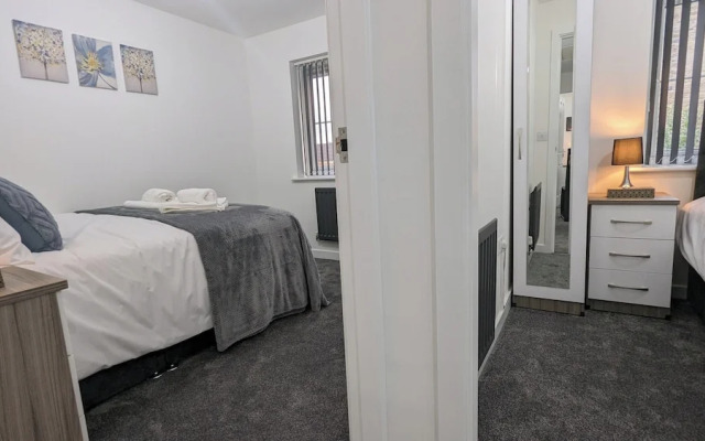 Leyland Road Retreat - 4 Bedroom House