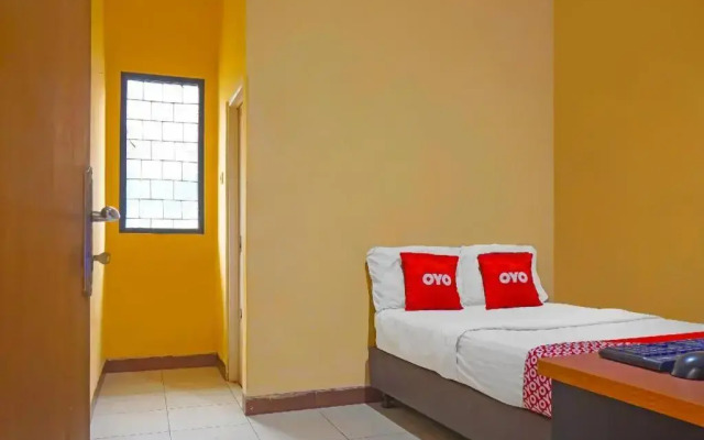 OYO 92285 Penginapan 21 Near Pasar Baru