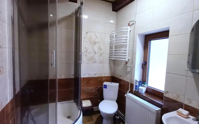 Котедж "Хата край села"