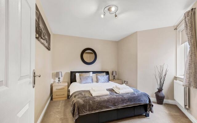 Reading Town Centre River View Serviced Apartments
