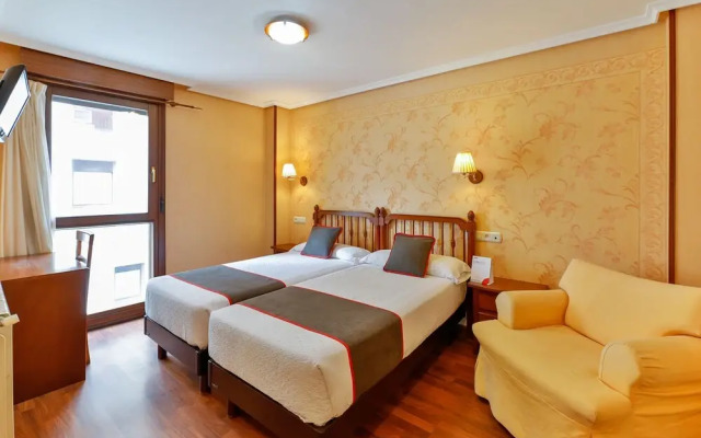 Hotel Puerto de Candas