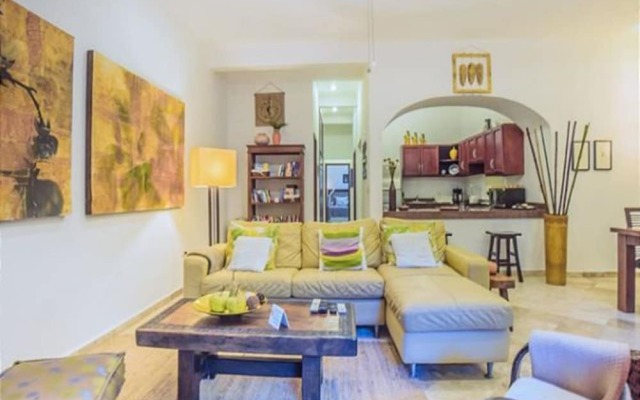 Magic, 1 block from Mamitas Beach by Tripintravel